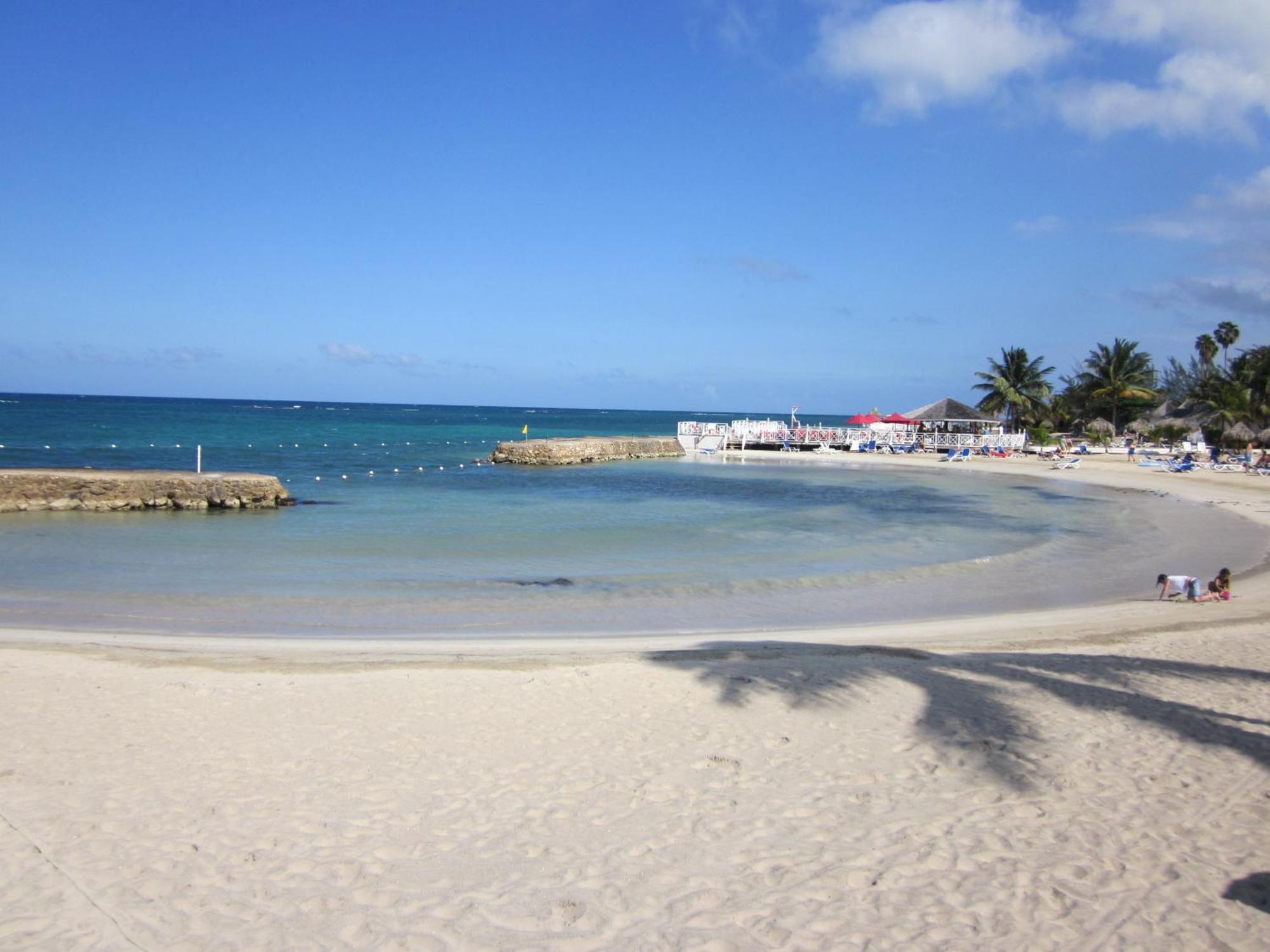 Decameron Club Caribbean Runaway Bay, Ramada All-Inclusive Resort Exterior foto