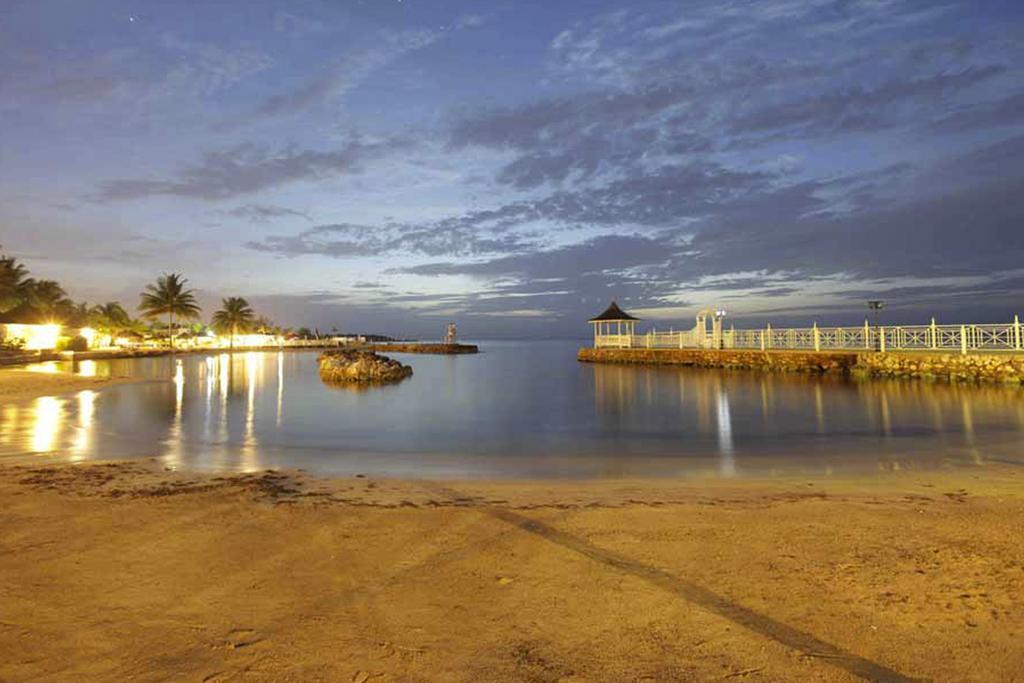 Decameron Club Caribbean Runaway Bay, Ramada All-Inclusive Resort Exterior foto