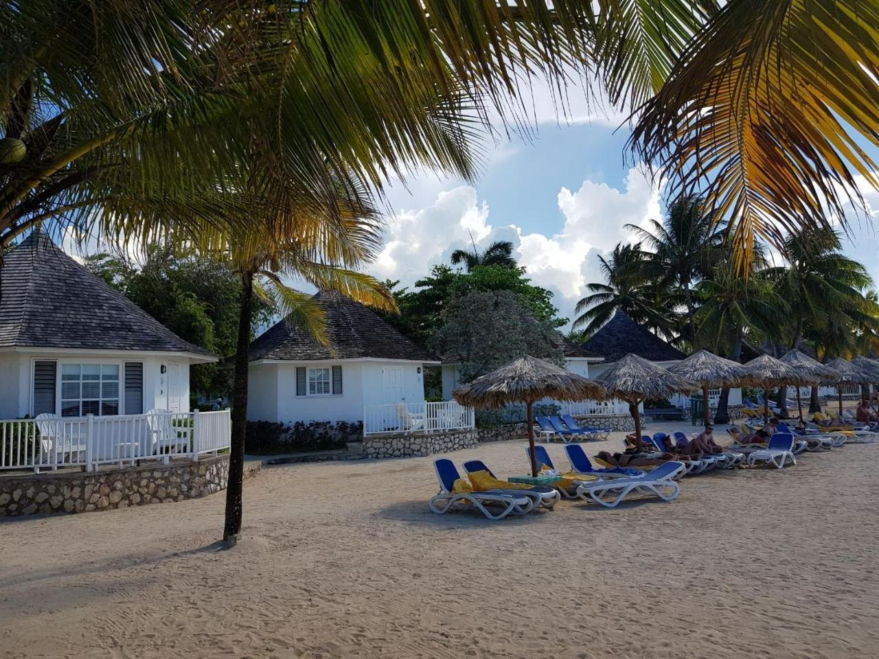Decameron Club Caribbean Runaway Bay, Ramada All-Inclusive Resort Exterior foto