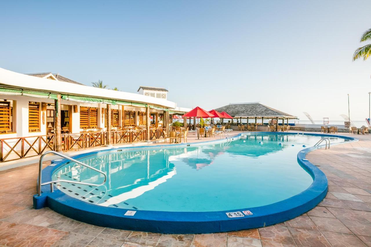 Decameron Club Caribbean Runaway Bay, Ramada All-Inclusive Resort Exterior foto